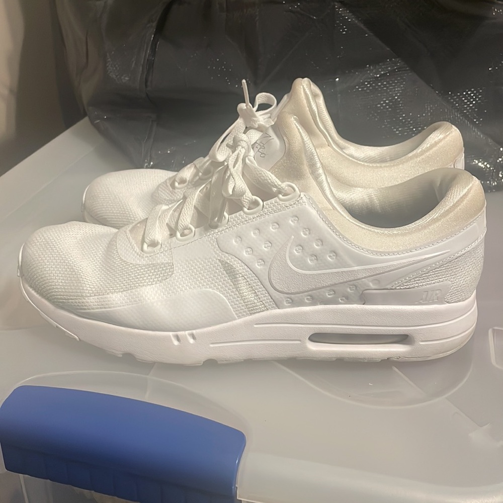 Men’s White Nike Airmax Zero Size 11.5